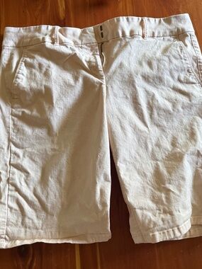 Loft skinny Bermuda shorts EUC